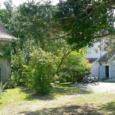 Le Chant Des Milans By Interhome